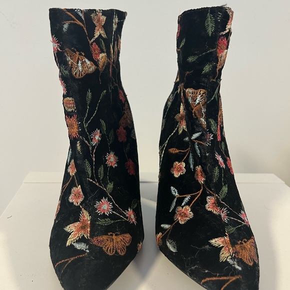 Velvet Embroidered Boohoo Ankle Boots High Heels - Picture 5 of 7